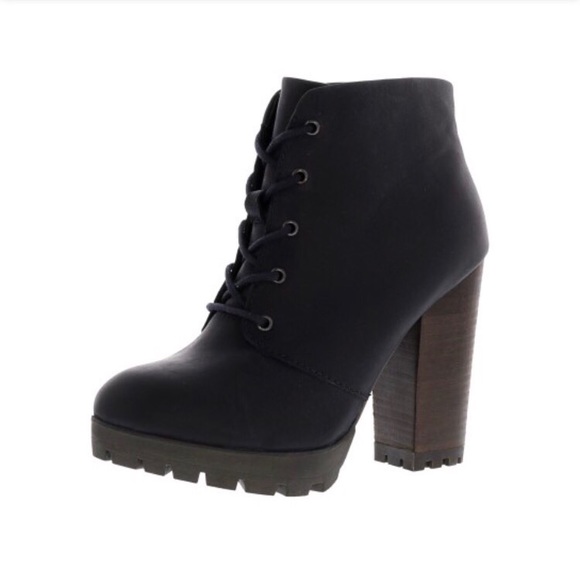 Steve Madden Shoes - Steve Madden RICCA Chunky Leather Lace Up Bootie